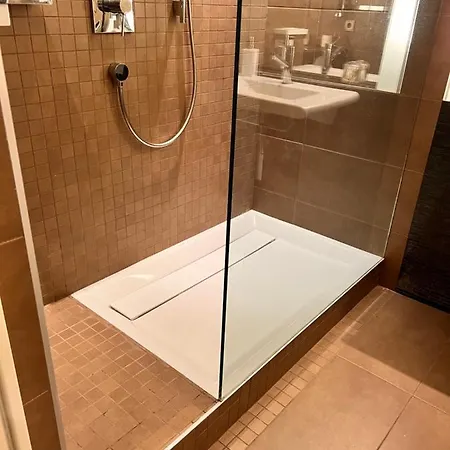 River View Modern Mezzanine Lägenhet *