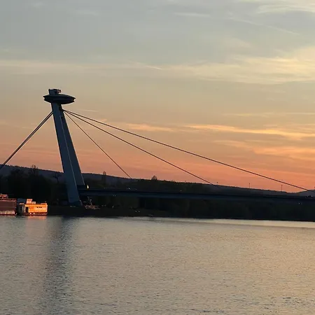 River View Modern Mezzanine Апартаменты Братислава