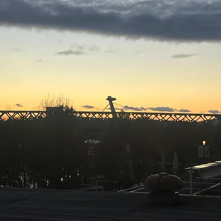 River View Modern Mezzanine 브라티슬라바